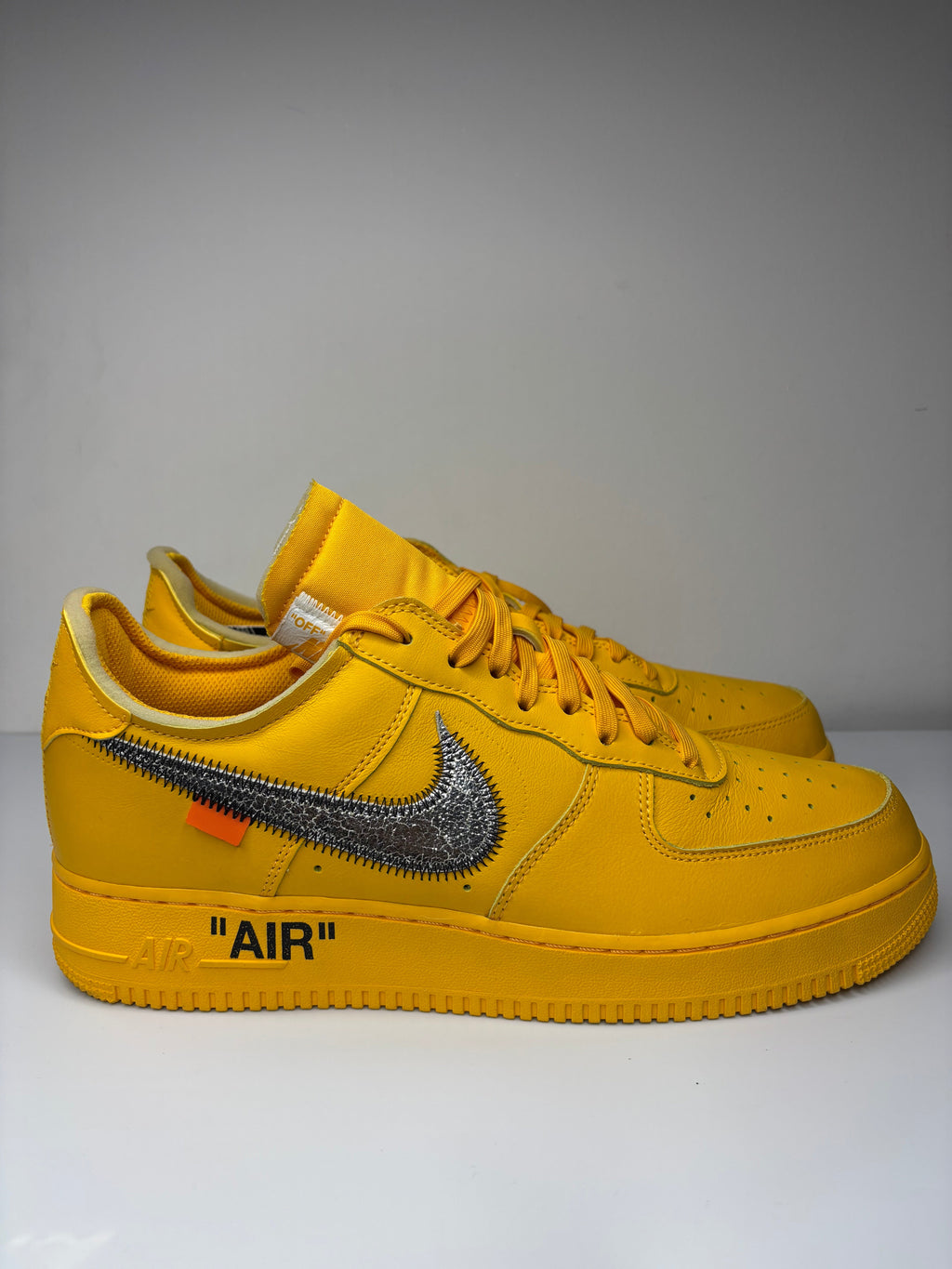 Nike Air Force 1 Low Off-White University Gold